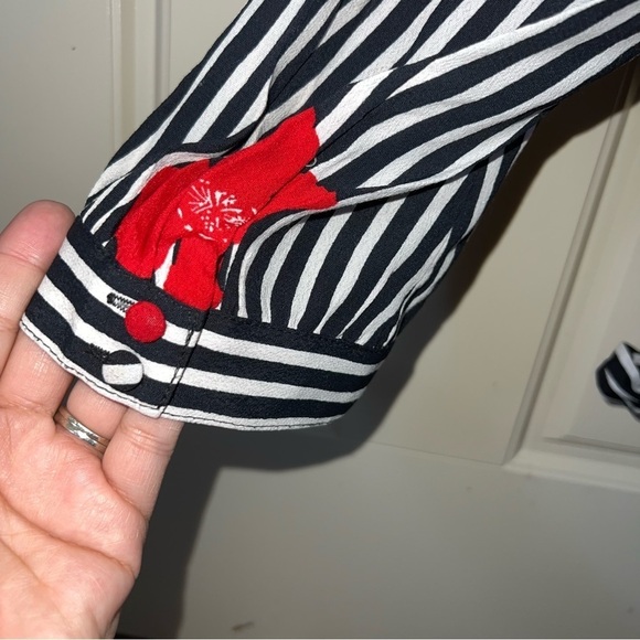 Madewell Black and Red Floral Wrap Blouse Top in Candied Orchids Size Small - Picture 11 of 12